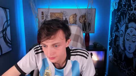 Snapshot of john_weasley chatting on 01/02/25, 06:45 John online show from 01/02/25, 06:45