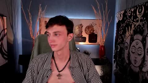 Snapshot of john_weasley chatting on 01/29/25, 03:22 John online show from 01/29/25, 03:22