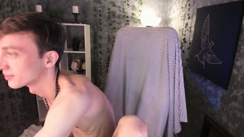 Snapshot of john_weasley chatting on 02/05/25, 12:10 John online show from 02/05/25, 12:10