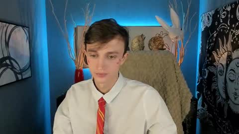 Snapshot of john_weasley chatting on 02/14/25, 09:10 John online show from 02/14/25, 09:10