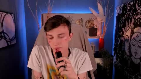 Snapshot of john_weasley chatting on 02/17/25, 08:47 John online show from 02/17/25, 08:47