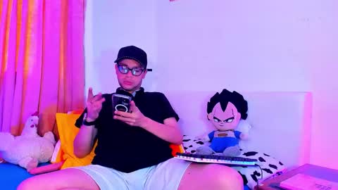 Snapshot of john_white69 chatting on 12/14/25, 12:32 John online show from 12/14/25, 12:32