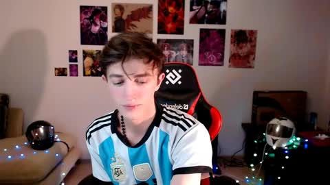 Snapshot of john_winx chatting on 04/11/26, 03:27 john_winx online show from 04/11/26, 03:27