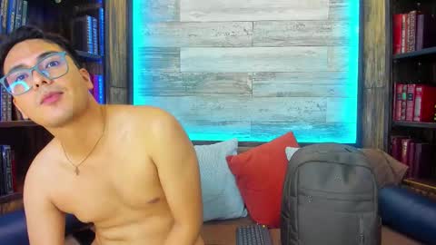 Snapshot of johnbelrose chatting on 10/19/25, 11:33 johnbelrose online show from 10/19/25, 11:33