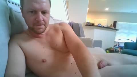 Snapshot of johnd101020 chatting on 11/20/25, 03:23 johnd101020 online show from 11/20/25, 03:23