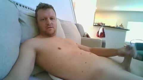 Snapshot of johnd101020 chatting on 12/16/25, 04:23 johnd101020 online show from 12/16/25, 04:23