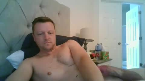 Snapshot of johnd101020 chatting on 02/18/26, 02:13 johnd101020 online show from 02/18/26, 02:13