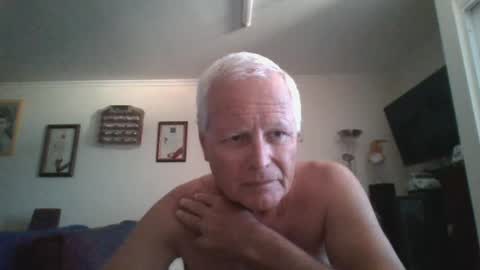 Snapshot of johndesnudado chatting on 07/06/26, 10:45 johndesnudado online show from 07/06/26, 10:45