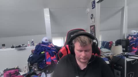 johnfernandez784 online show from 05/21/26, 06:59
