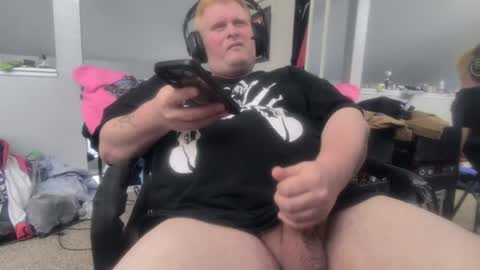 Snapshot of johnfernandez784 chatting on 07/17/26, 03:50 johnfernandez784 online show from 07/17/26, 03:50