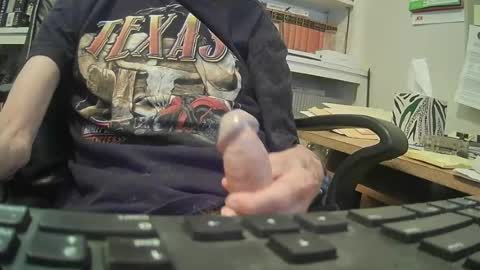 Snapshot of johngp777 chatting on 06/15/26, 04:31 johngp777 online show from 06/15/26, 04:31