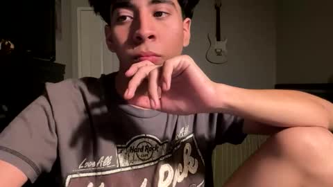 Snapshot of johnj188 chatting on 10/19/25, 07:20 johnj188 online show from 10/19/25, 07:20