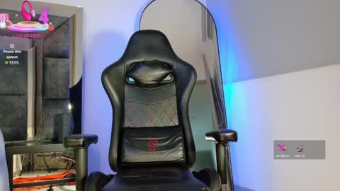 Snapshot of johnjaguar_ chatting on 04/22/26, 10:06 johnjaguar online show from 04/22/26, 10:06