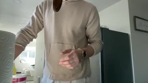 Snapshot of johnjamesopp chatting on 02/26/25, 06:00 John James online show from 02/26/25, 06:00