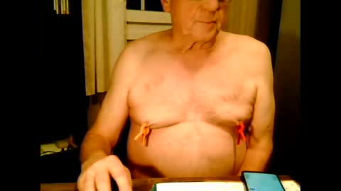 johnjohn6226 online show from 12/17/25, 04:35