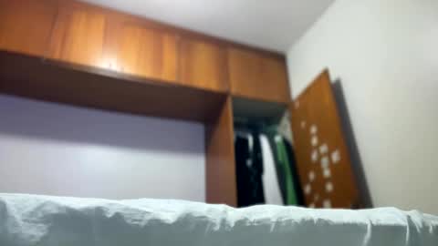 Snapshot of johnjow10 chatting on 02/10/25, 06:03 JOHN online show from 02/10/25, 06:03