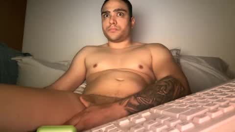 Snapshot of johnjow10 chatting on 09/23/25, 03:20 JOHN online show from 09/23/25, 03:20