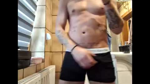 johnlong25cm online show from 01/08/25, 11:54