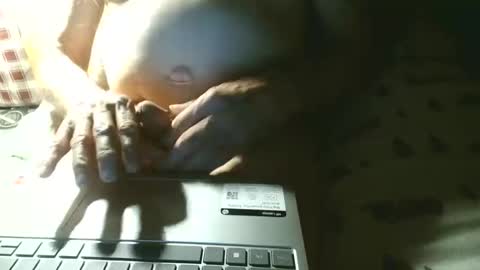 Snapshot of johnnieq1971 chatting on 03/27/26, 01:11 johnnieq1971 online show from 03/27/26, 01:11