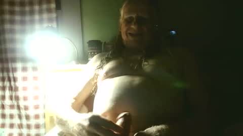 Snapshot of johnnieq1971 chatting on 04/09/26, 01:16 johnnieq1971 online show from 04/09/26, 01:16