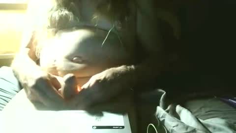 Snapshot of johnnieq1971 chatting on 04/16/26, 01:50 johnnieq1971 online show from 04/16/26, 01:50