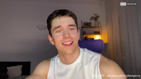 Snapshot of johnnnyhorny chatting on 09/30/25, 10:26 Johnny online show from 09/30/25, 10:26