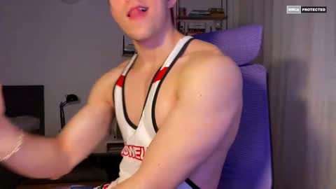 Snapshot of johnnnyhorny chatting on 10/29/25, 06:31 Johnny online show from 10/29/25, 06:31