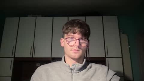 Snapshot of johnny__wood chatting on 12/17/25, 01:06 Johnny online show from 12/17/25, 01:06