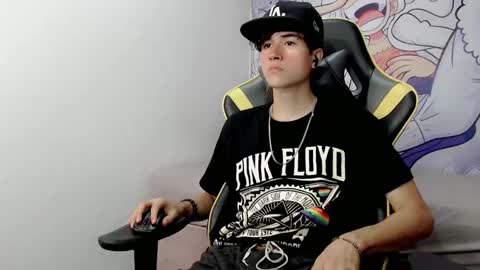 Snapshot of johnny_cagee chatting on 01/17/25, 04:17 johnny_cagee online show from 01/17/25, 04:17