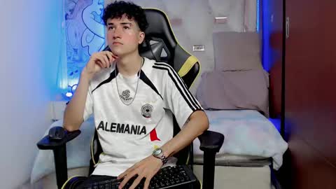 johnny_cagee online show from 10/17/25, 09:12