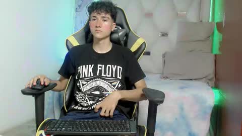 johnny_cagee online show from 11/10/25, 06:01