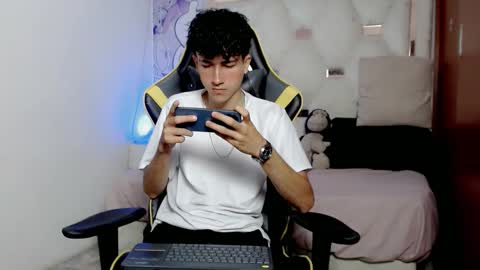 Snapshot of johnny_cagee chatting on 01/09/26, 04:26 johnny_cagee online show from 01/09/26, 04:26