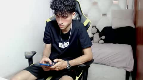 Snapshot of johnny_cagee chatting on 01/10/26, 04:36 johnny_cagee online show from 01/10/26, 04:36