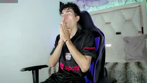 Snapshot of johnny_cagee chatting on 04/11/26, 03:55 johnny_cagee online show from 04/11/26, 03:55