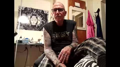 Snapshot of johnnyanubis chatting on 02/20/26, 10:10 Master online show from 02/20/26, 10:10