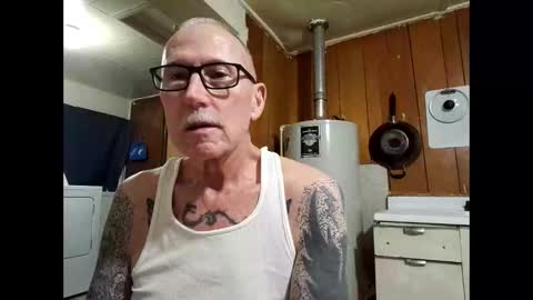 Snapshot of johnnyanubis chatting on 03/19/26, 07:18 Master online show from 03/19/26, 07:18