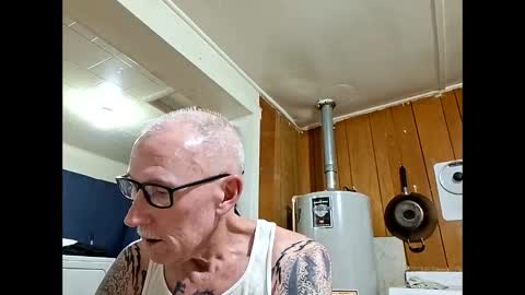 Snapshot of johnnyanubis chatting on 04/02/26, 09:23 Master online show from 04/02/26, 09:23