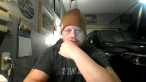 Snapshot of johnnydub3685 chatting on 01/11/25, 01:01 johnnydub3685 online show from 01/11/25, 01:01