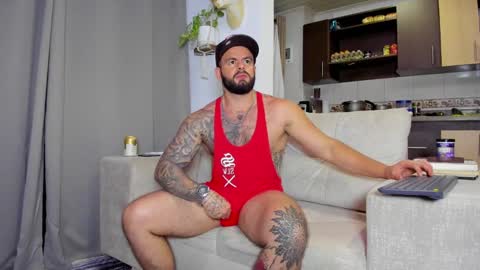 Snapshot of johnnygrayson_ chatting on 12/09/24, 11:45 JOHNNY online show from 12/09/24, 11:45