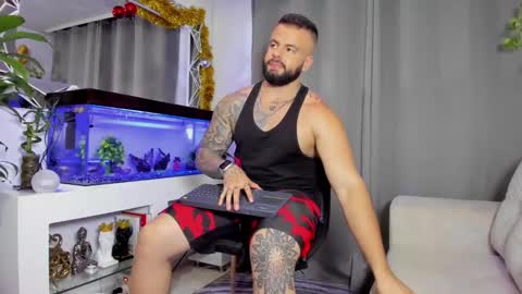 Snapshot of johnnygrayson_ chatting on 12/18/24, 10:57 JOHNNY online show from 12/18/24, 10:57