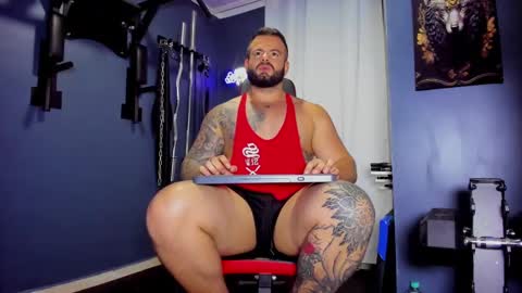 Snapshot of johnnygrayson_ chatting on 01/20/25, 11:43 JOHNNY online show from 01/20/25, 11:43