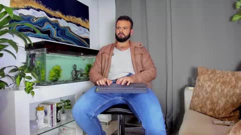 Snapshot of johnnygrayson_ chatting on 02/02/25, 03:32 JOHNNY online show from 02/02/25, 03:32