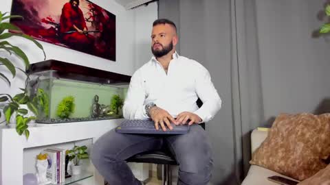 Snapshot of johnnygrayson_ chatting on 02/03/25, 11:26 JOHNNY online show from 02/03/25, 11:26