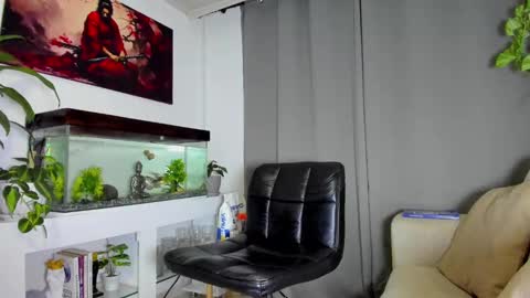 Snapshot of johnnygrayson_ chatting on 02/09/25, 10:54 JOHNNY online show from 02/09/25, 10:54