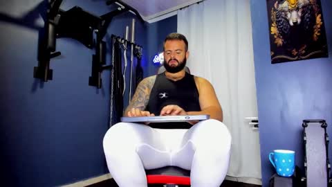 Snapshot of johnnygrayson_ chatting on 02/14/25, 11:31 JOHNNY online show from 02/14/25, 11:31