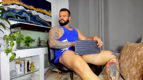 Snapshot of johnnygrayson_ chatting on 02/18/25, 01:10 JOHNNY online show from 02/18/25, 01:10