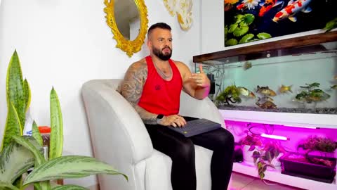 Snapshot of johnnygrayson_ chatting on 02/28/25, 01:05 JOHNNY online show from 02/28/25, 01:05