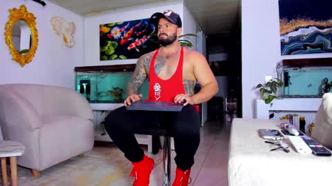 Snapshot of johnnygrayson_ chatting on 03/06/25, 12:10 JOHNNY online show from 03/06/25, 12:10