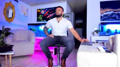 Snapshot of johnnygrayson_ chatting on 03/07/25, 01:42 JOHNNY online show from 03/07/25, 01:42