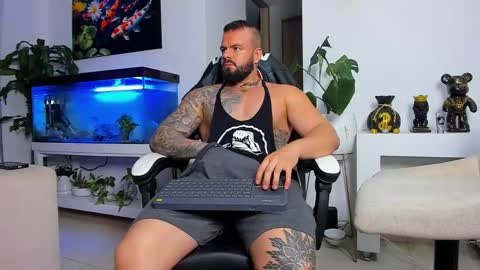 Snapshot of johnnygrayson_ chatting on 09/19/25, 11:49 JOHNNY online show from 09/19/25, 11:49